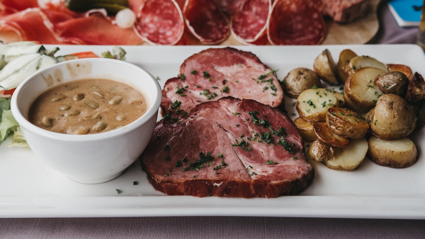 luxembourg-judd-mat-gaardenbounen-pork-beans
