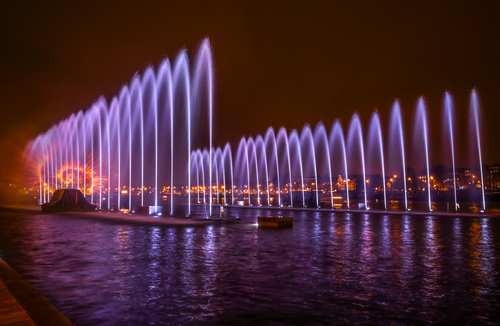 Fuente de agua danzante durante el Festival de las Luces de Ámsterdam