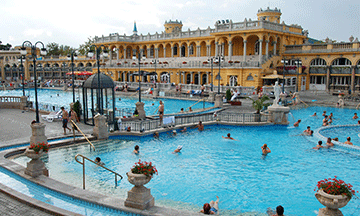 セーチェニ (Széchenyi) 浴場