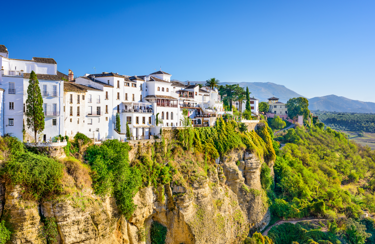 spain-ronda-view-houses-on-cliff