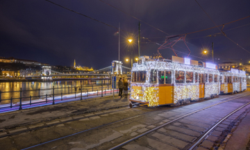 budapest-hungary-christmas-tram