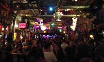 廃墟バー Szimpla Kert