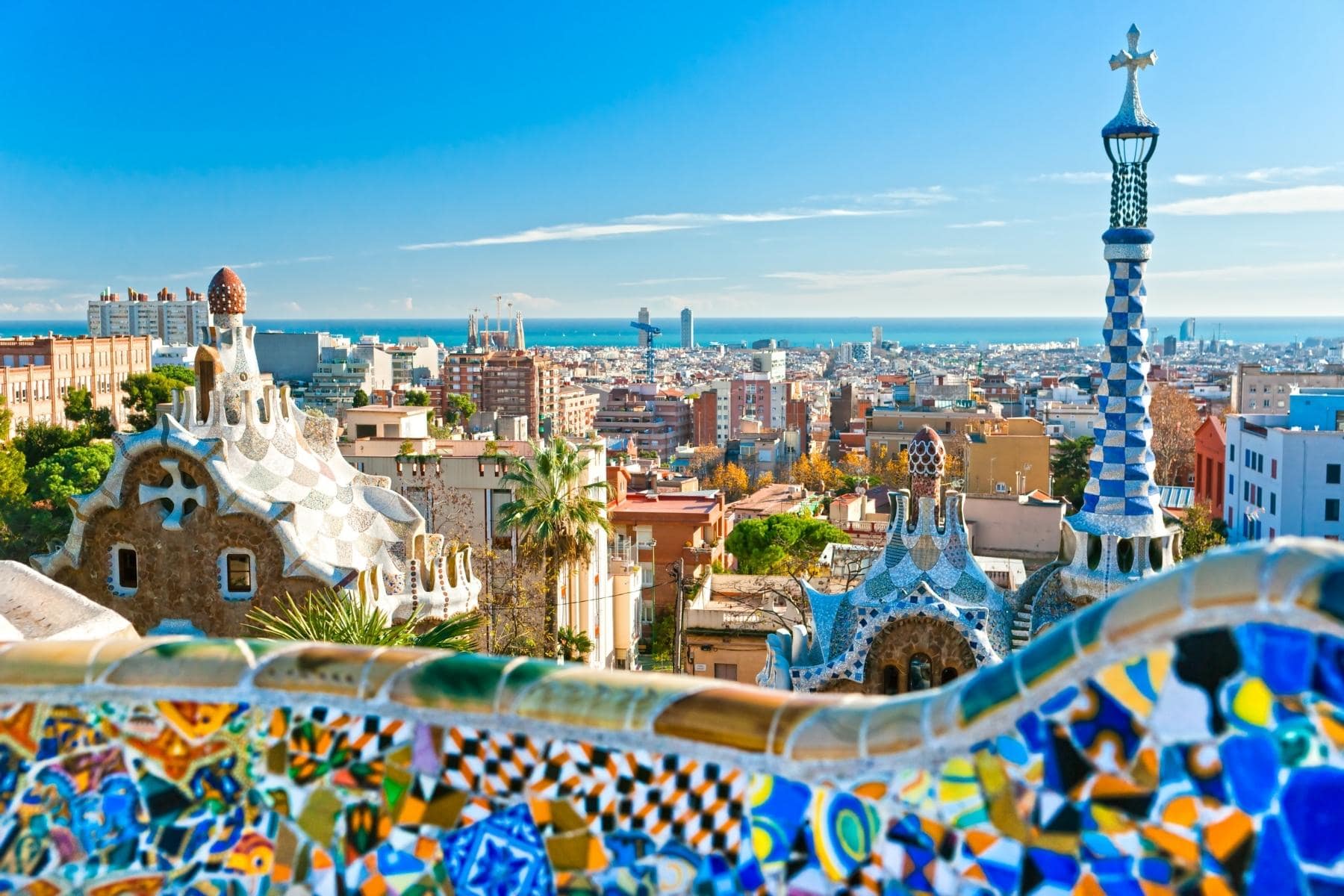 La bella y única arquitectura del parque Güell en Barcelona