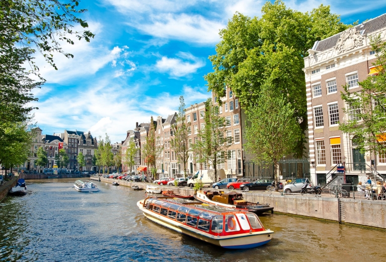 amsterdam_canals_the_netherlands