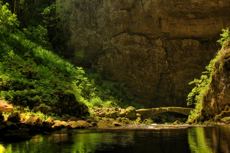 라코프 슈코치안(Rakov Skocjan) 공원의 동굴