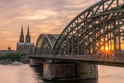 1 week in Germany | Cologne cathedral and bridge at sunset