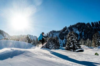 Los MEJORES 5 destinos europeos en invierno | Estación de esquí Portes de Soleil en Suiza