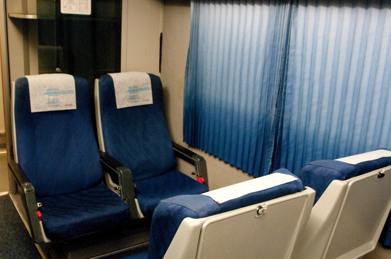 Interior de la 2a clase del tren de alta velocidad AVE