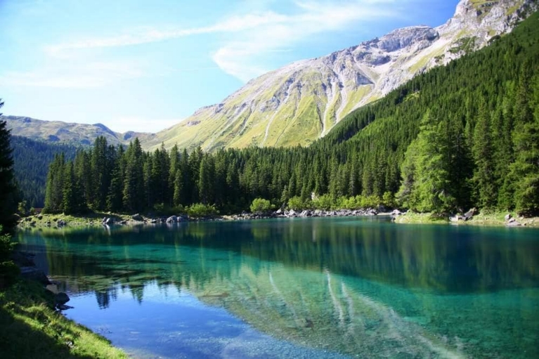 Lago en las montañas en Tirol
