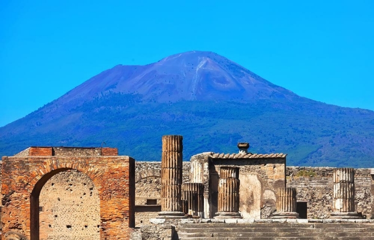 Pompeii in the shadow of Mount Vesuvius | Ancient History Tour