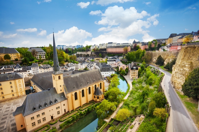 Rio Alzette e distrito de Grund, na Cidade de Luxemburgo
