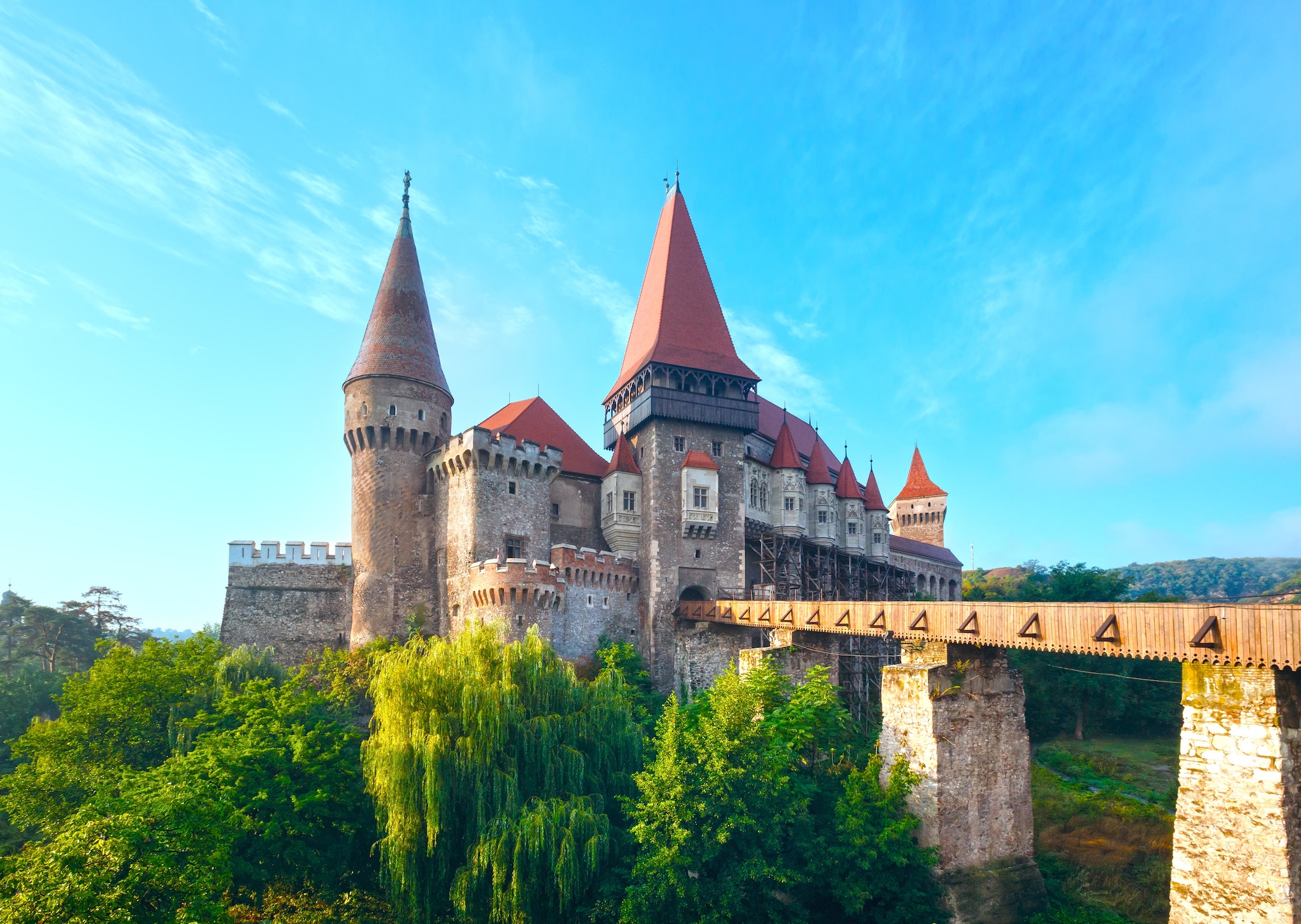 Castelo Corvin e sua ponte levadiça