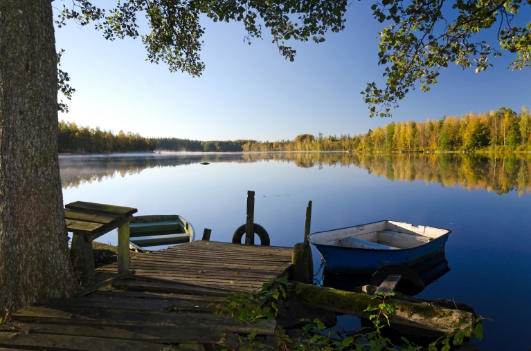 Lago en Suecia