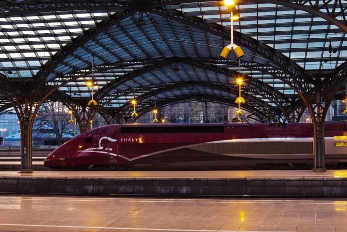 thalys_high-speed_train_at_platform_cologne