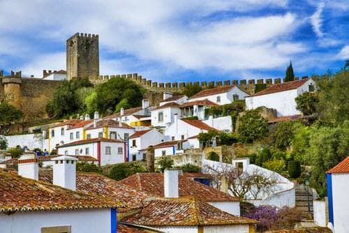 is train travel easy in portugal