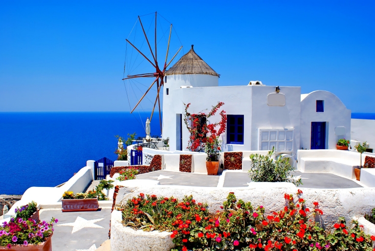 windmill_on_santorini_island_greece
