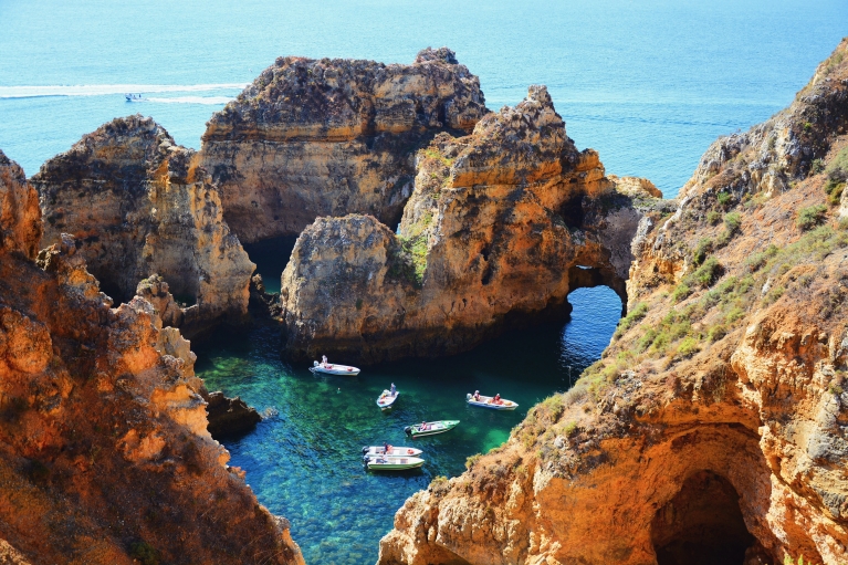 Cuevas marinas y formaciones rocosas en Portugal 