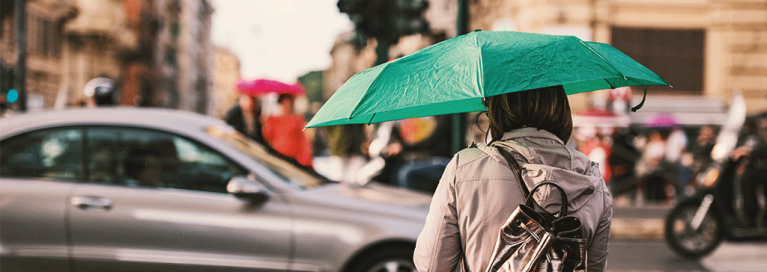 mashead-rainy-day-rome-girl-with-umbrella