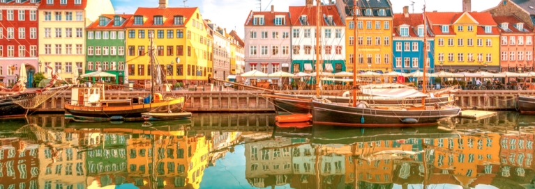 copenhagen-denmark-nyhavn-masthead