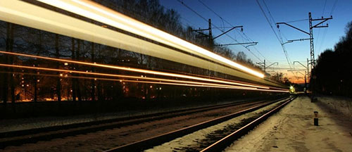 night-train-long-exposure-image