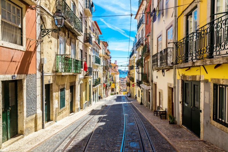 portugal-lisbon-alfama-street