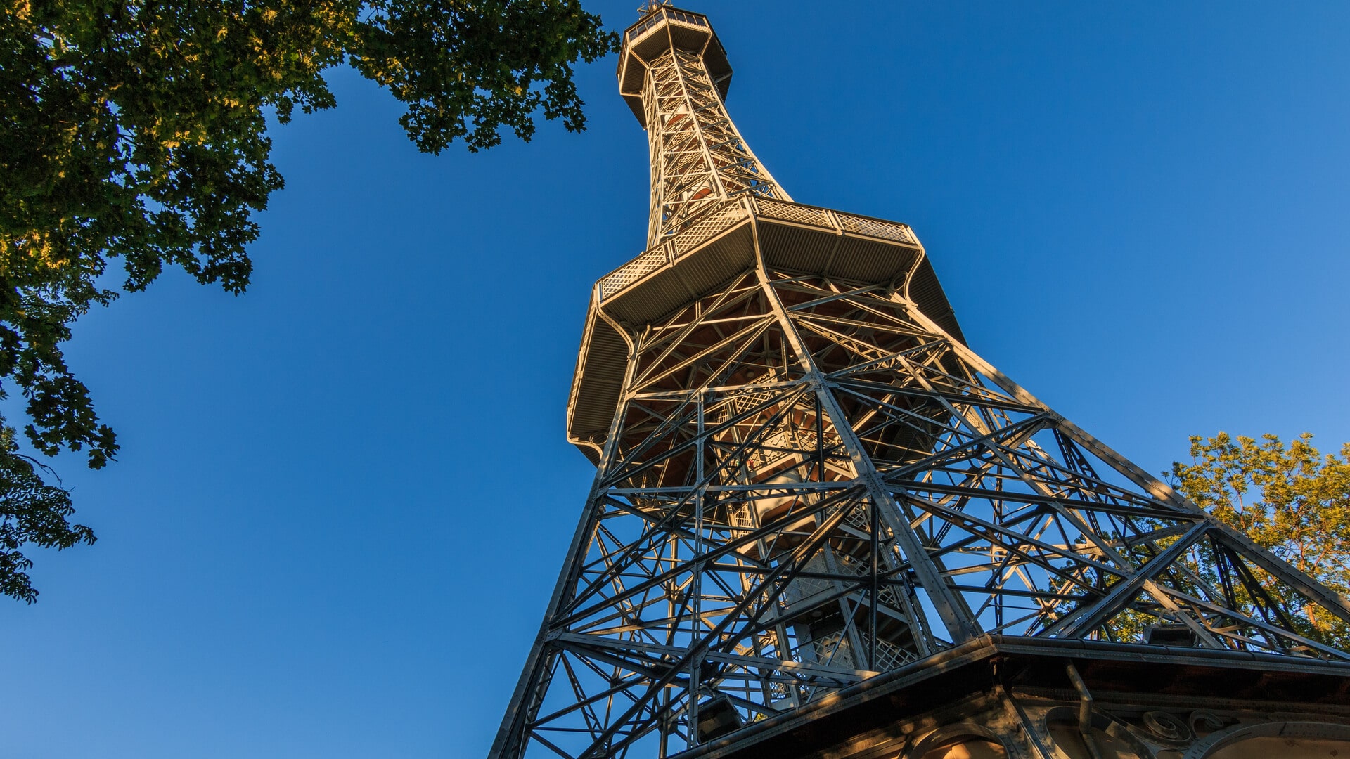 czech-republic-prague-petrin-lookout-tower