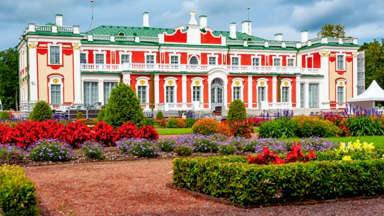 estonia-tallin-kadriorg-palace-gardens