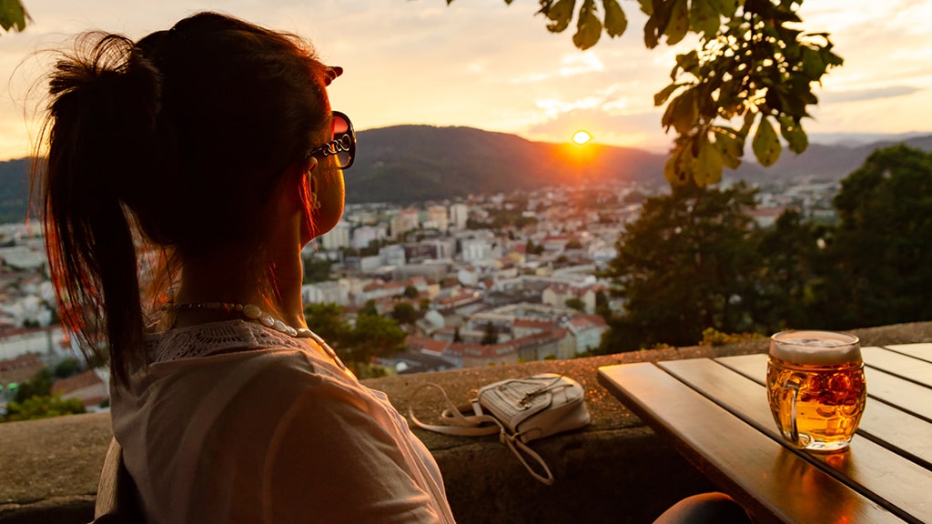 graz-schlossberg-girl