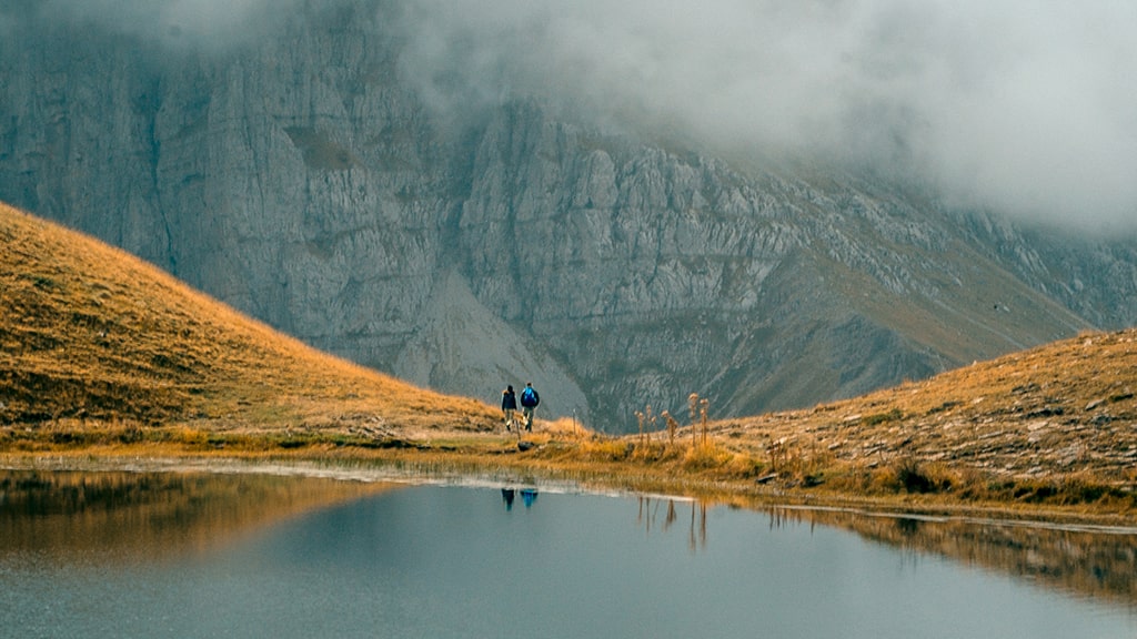 greece-dragon-lake-couple-hiking