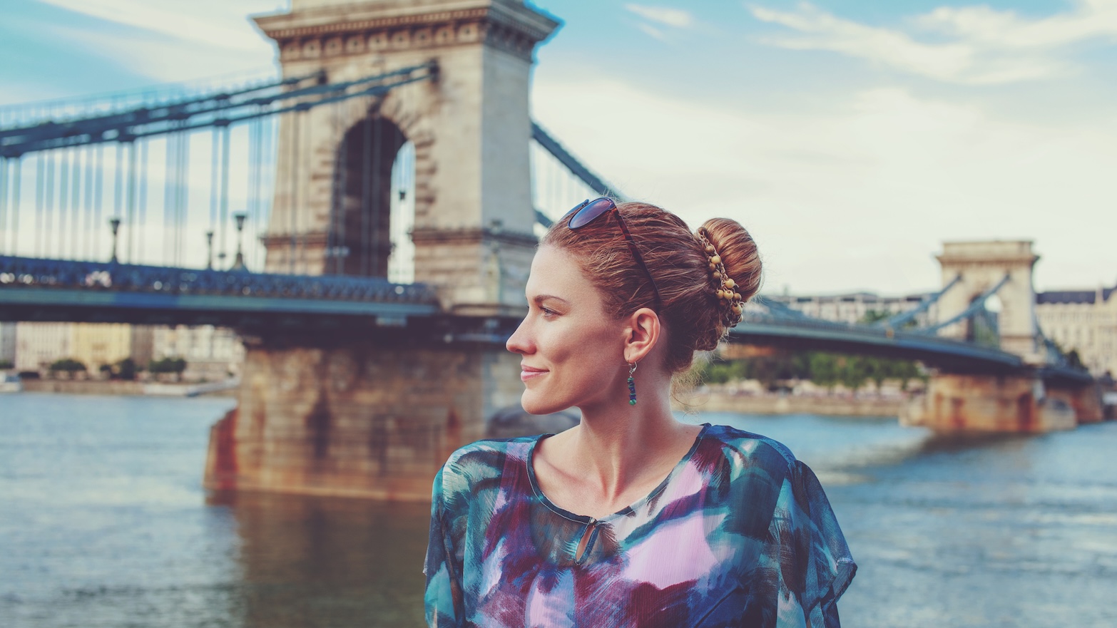 hungary-budapest-chain-bridge-woman-posing