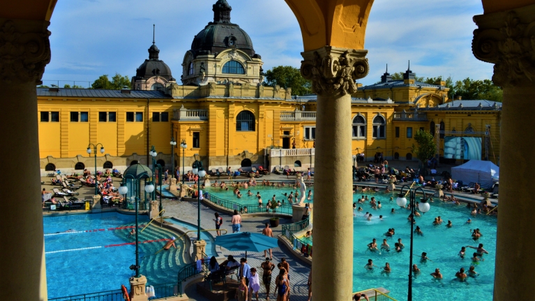 hungary-budapest-széchenyi-baths