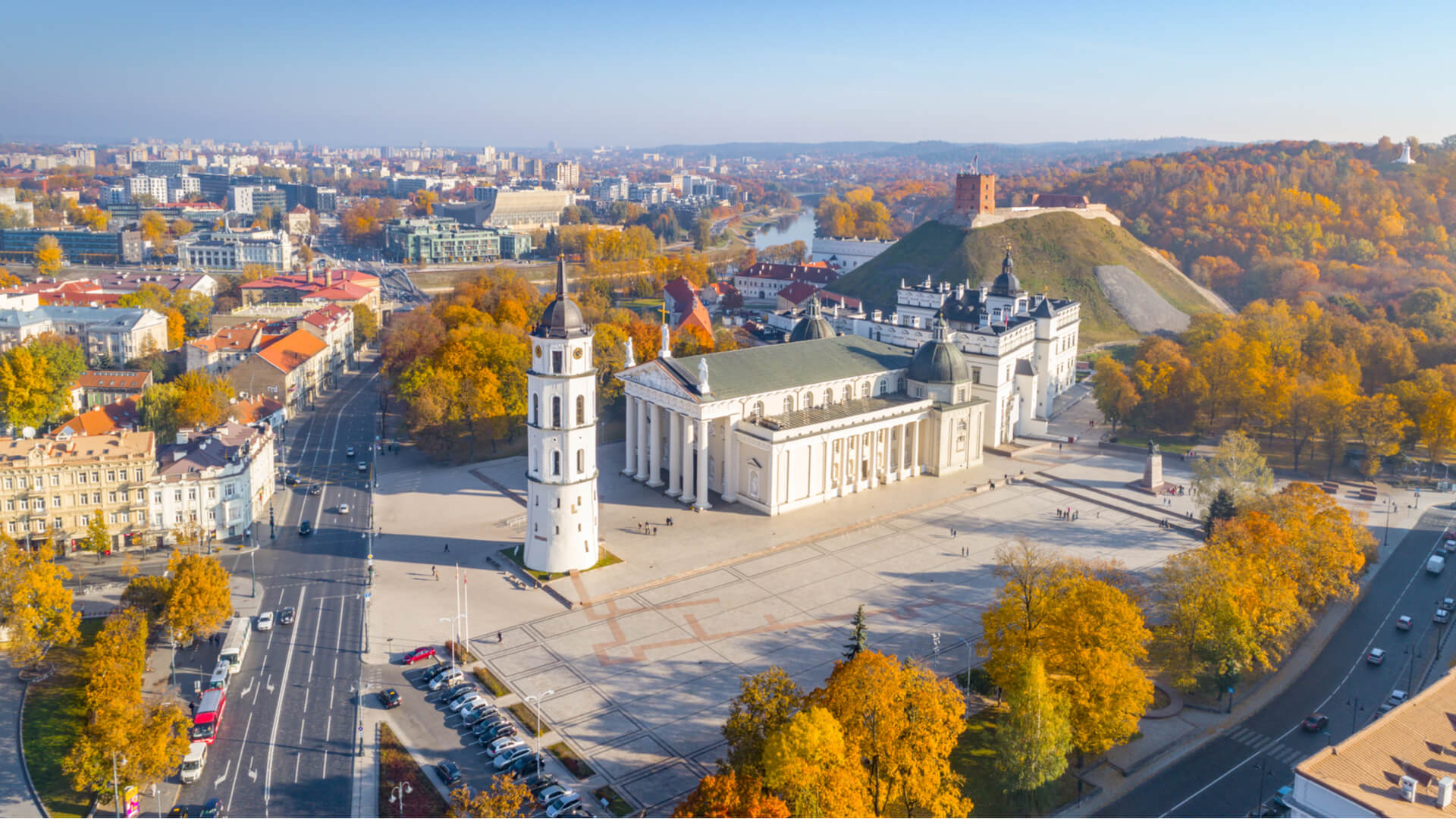 lithuania-vilnius-cathedral-square
