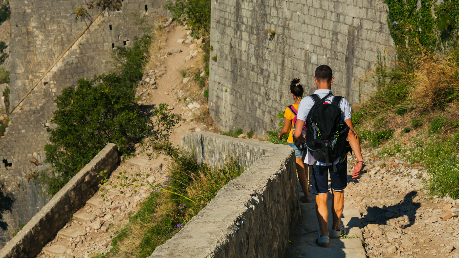 montenegro-ladder-kotor-tourists