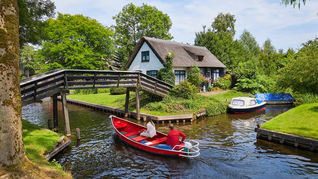 netherlands-gierhoorn-boat