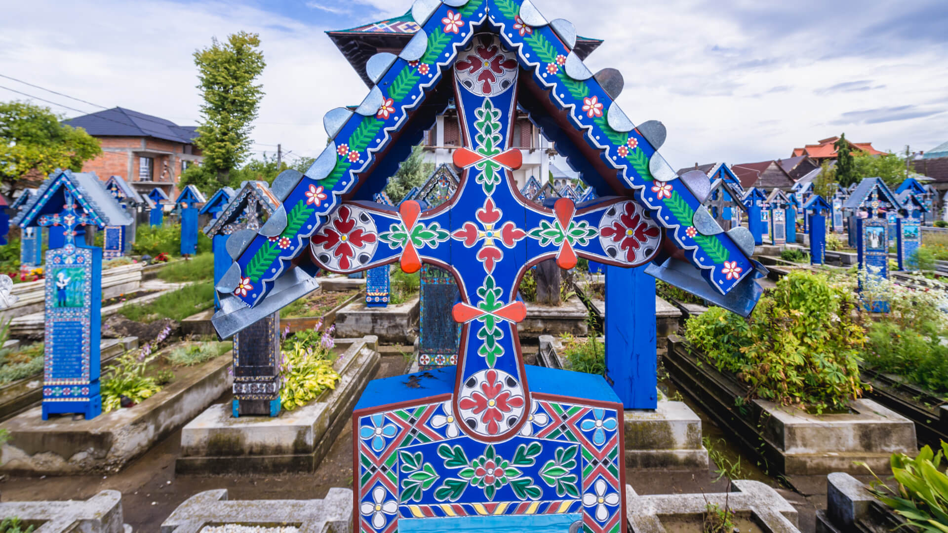 romania-spanta-merry-cemetery-details-graves